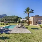 Pau *
