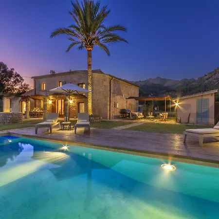 Pau Βίλα Pollença